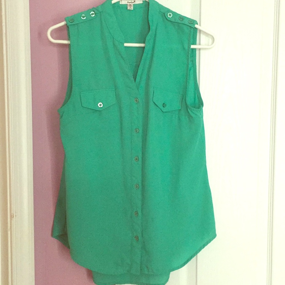 Aqua green chiffon tank top, with a high low cut.